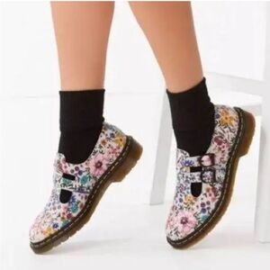 Dr. Martens rare 8065 Wanderlust Floral Women's shoes